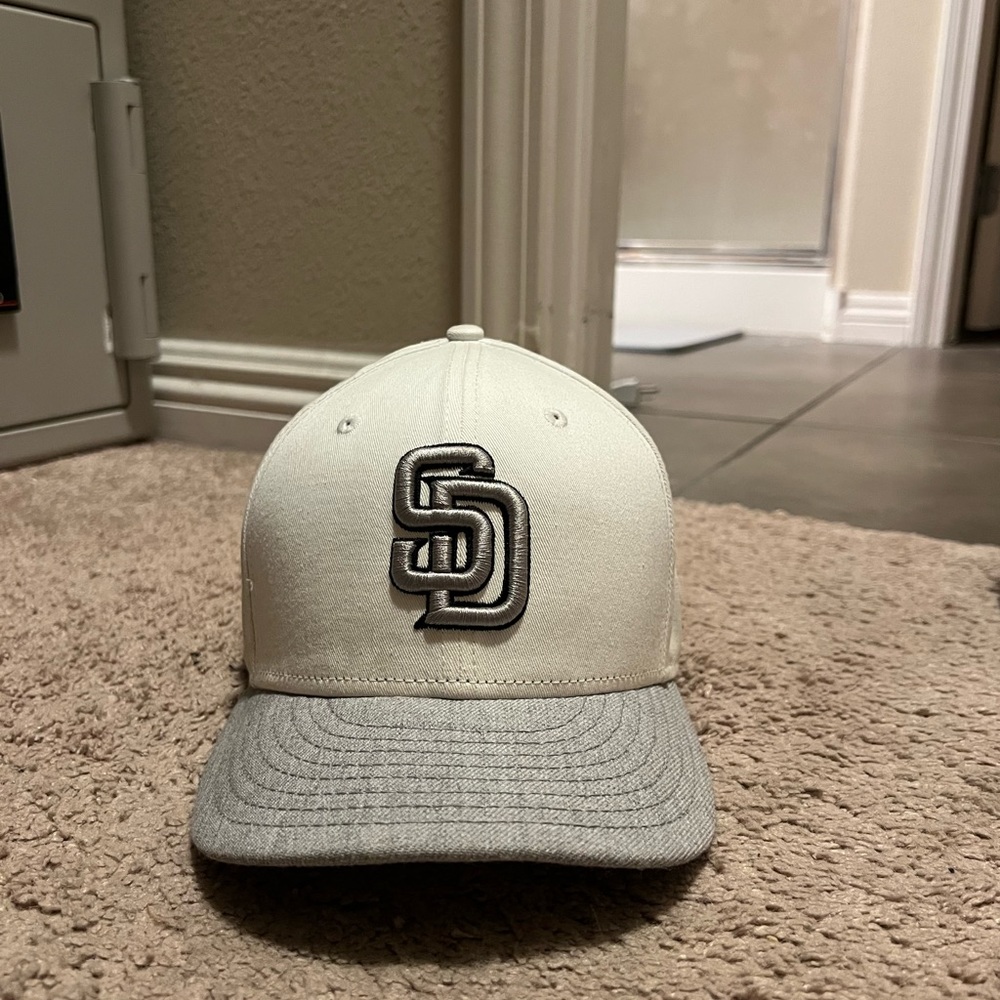 Men’s white SnapBack hat